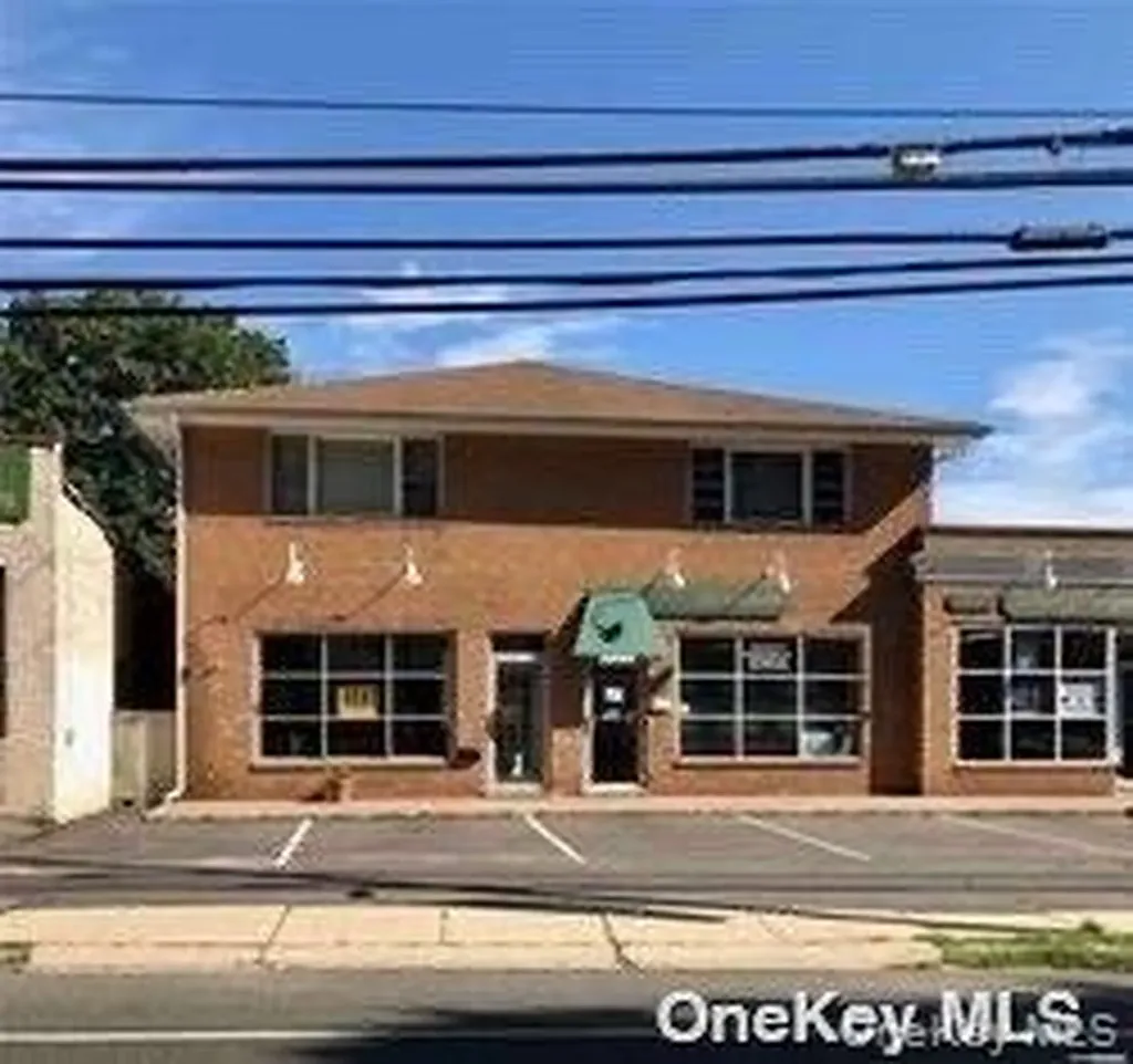 302 Forest Avenue Locust Valley NY 11560