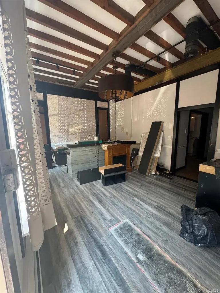 302 Forest Avenue Locust Valley NY 11560