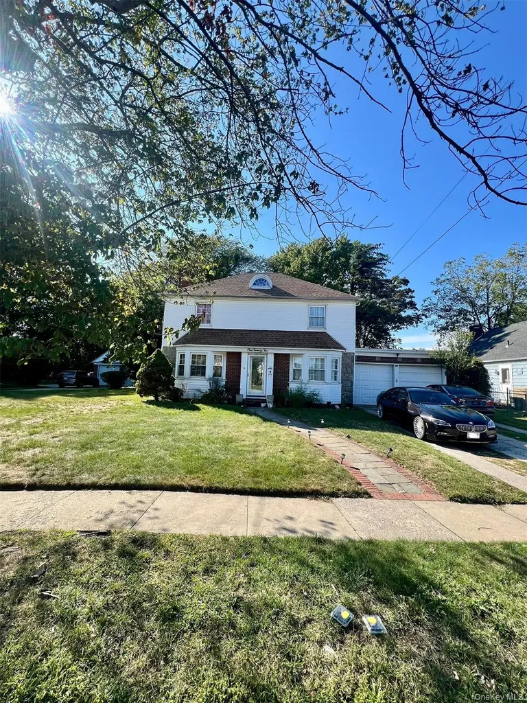 122 Rockaway Parkway Valley Stream NY 11580