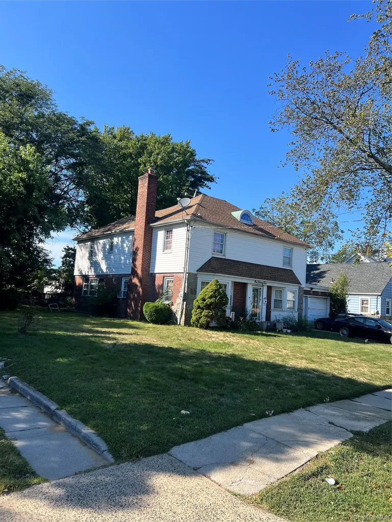 122 Rockaway Parkway Valley Stream NY 11580
