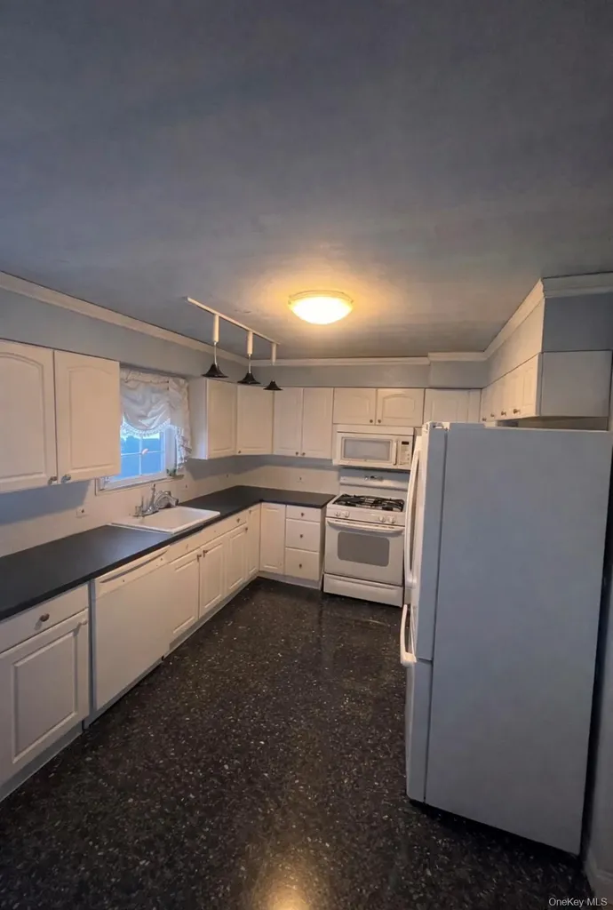 122 Rockaway Parkway Valley Stream NY 11580
