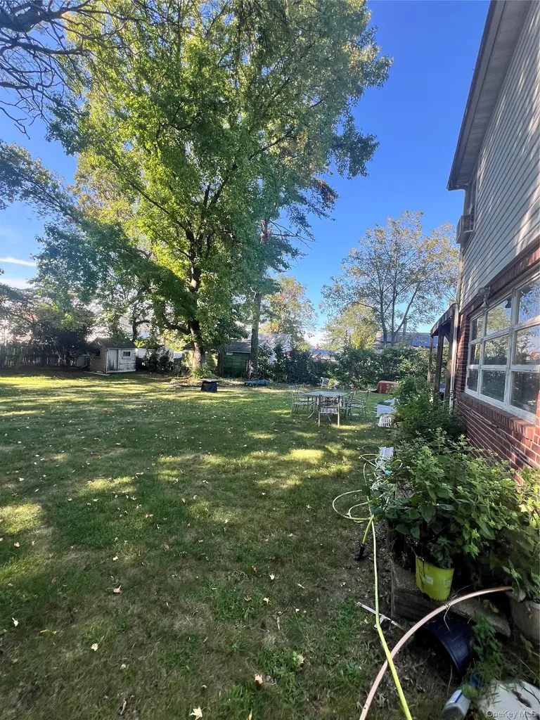 122 Rockaway Parkway Valley Stream NY 11580