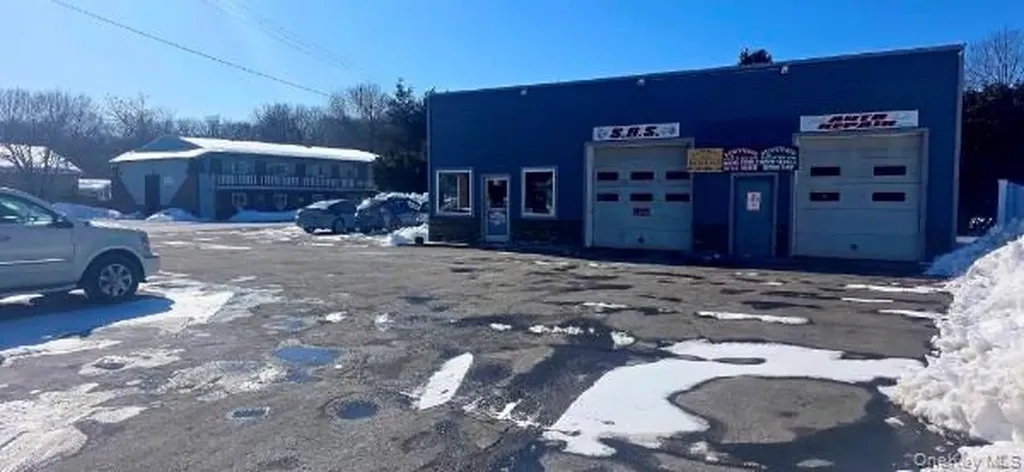 811 Violet Avenue Hyde Park NY 12538
