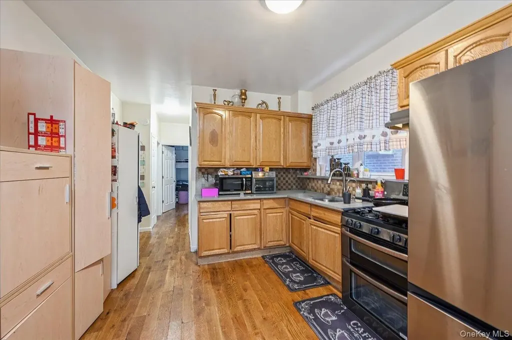 1065 Stell Place Bronx NY 10469