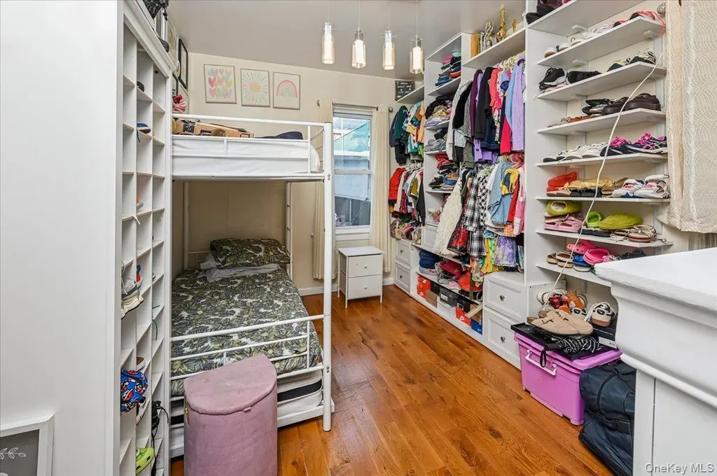 1065 Stell Place Bronx NY 10469
