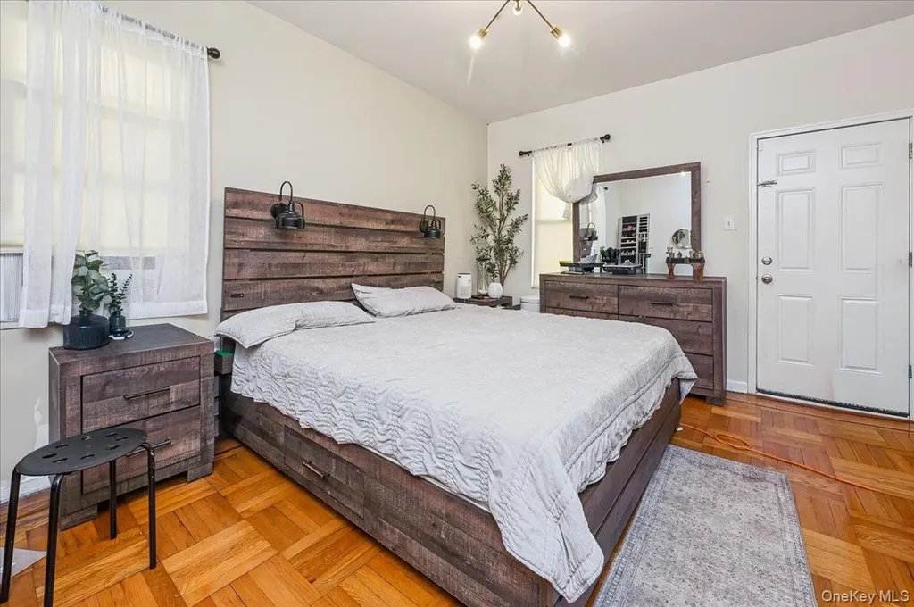 1065 Stell Place Bronx NY 10469