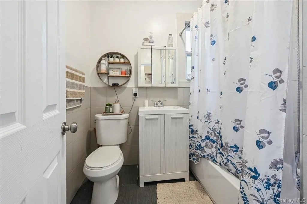 1065 Stell Place Bronx NY 10469
