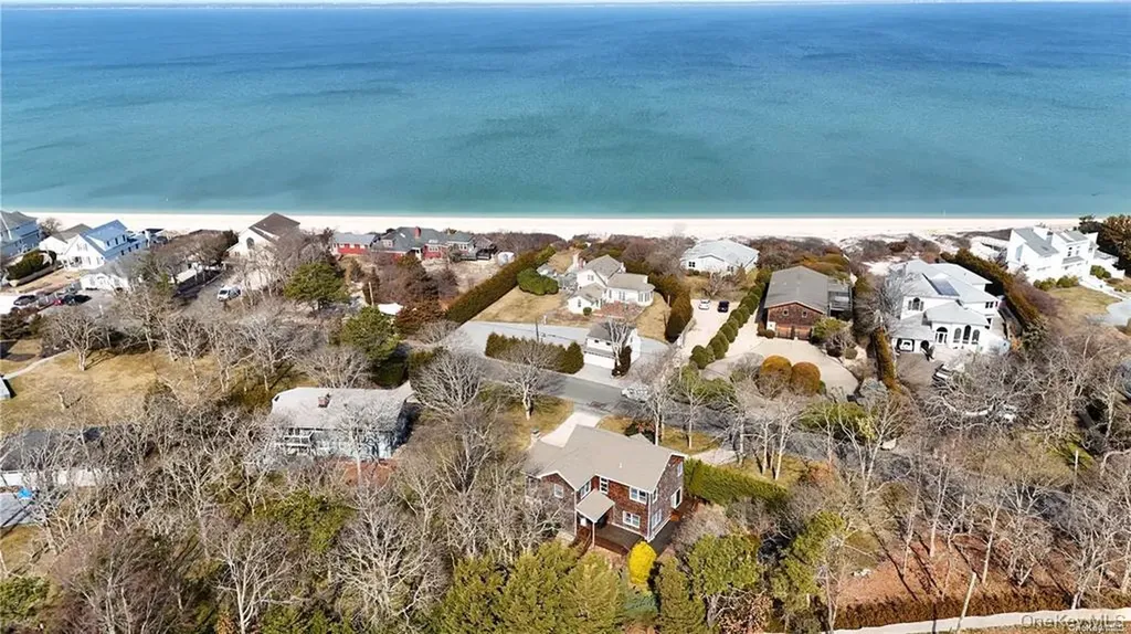 48 Oakhurst Road Hampton Bays NY 11946