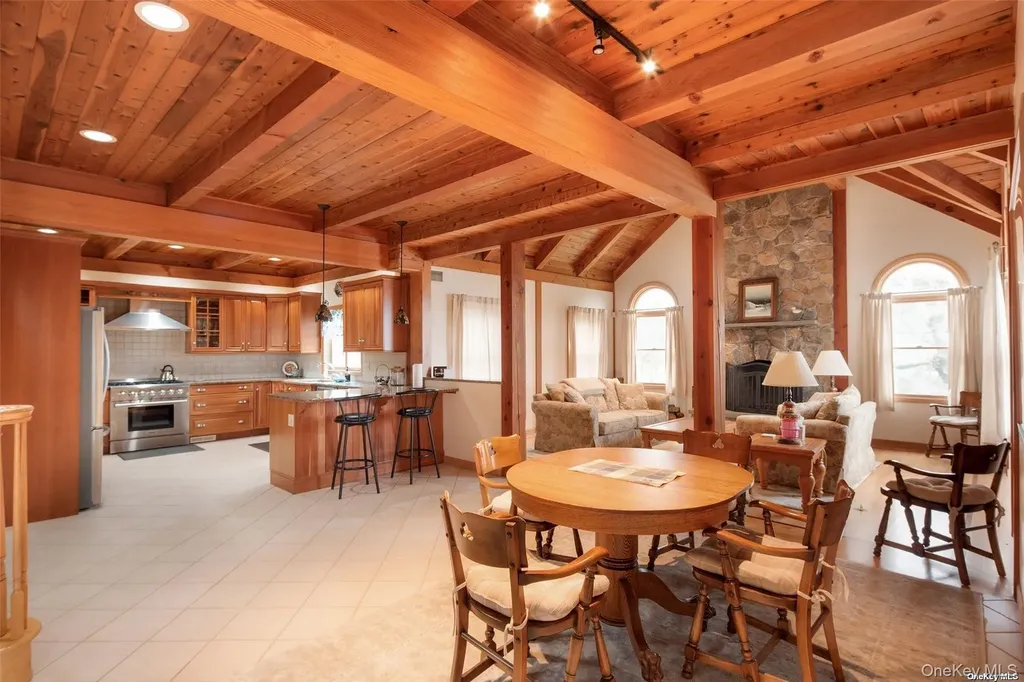 48 Oakhurst Road Hampton Bays NY 11946