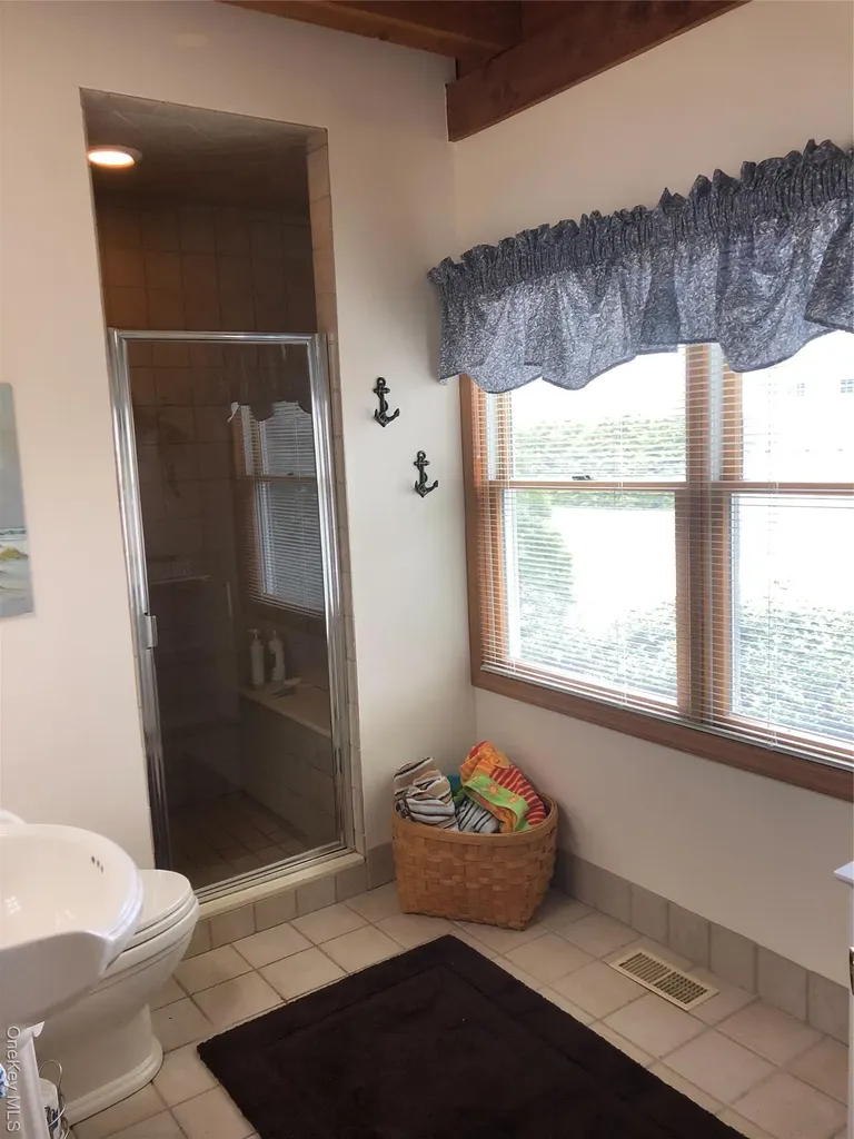 48 Oakhurst Road Hampton Bays NY 11946