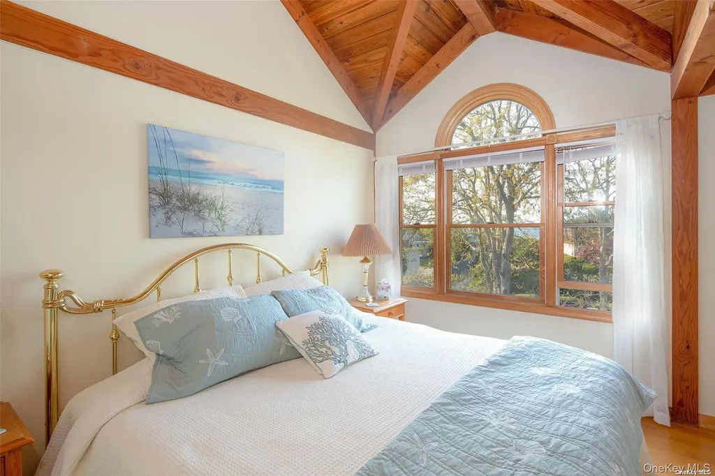 48 Oakhurst Road Hampton Bays NY 11946