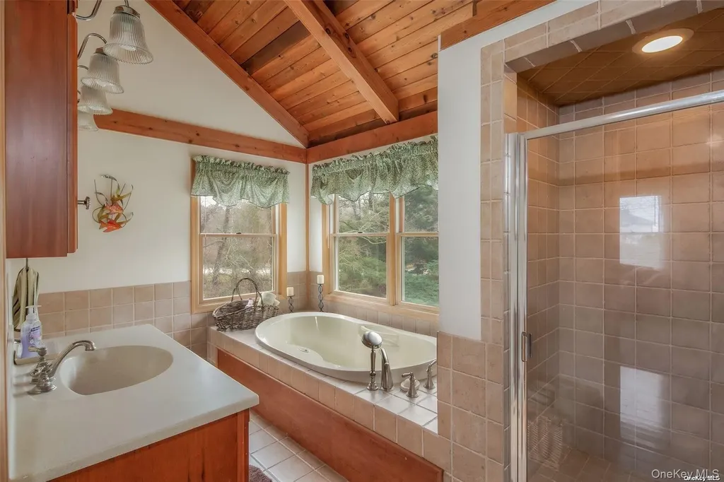 48 Oakhurst Road Hampton Bays NY 11946