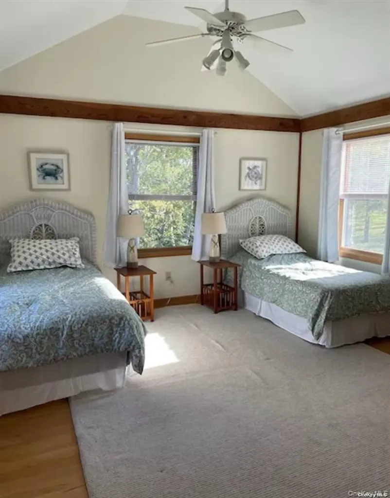 48 Oakhurst Road Hampton Bays NY 11946
