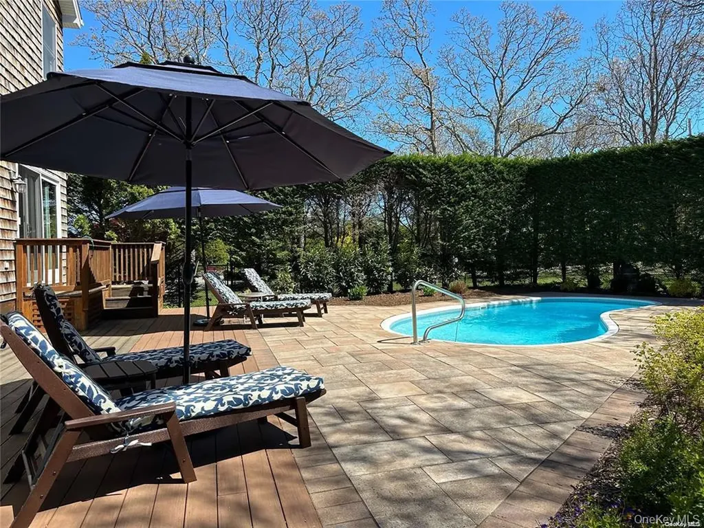 48 Oakhurst Road Hampton Bays NY 11946
