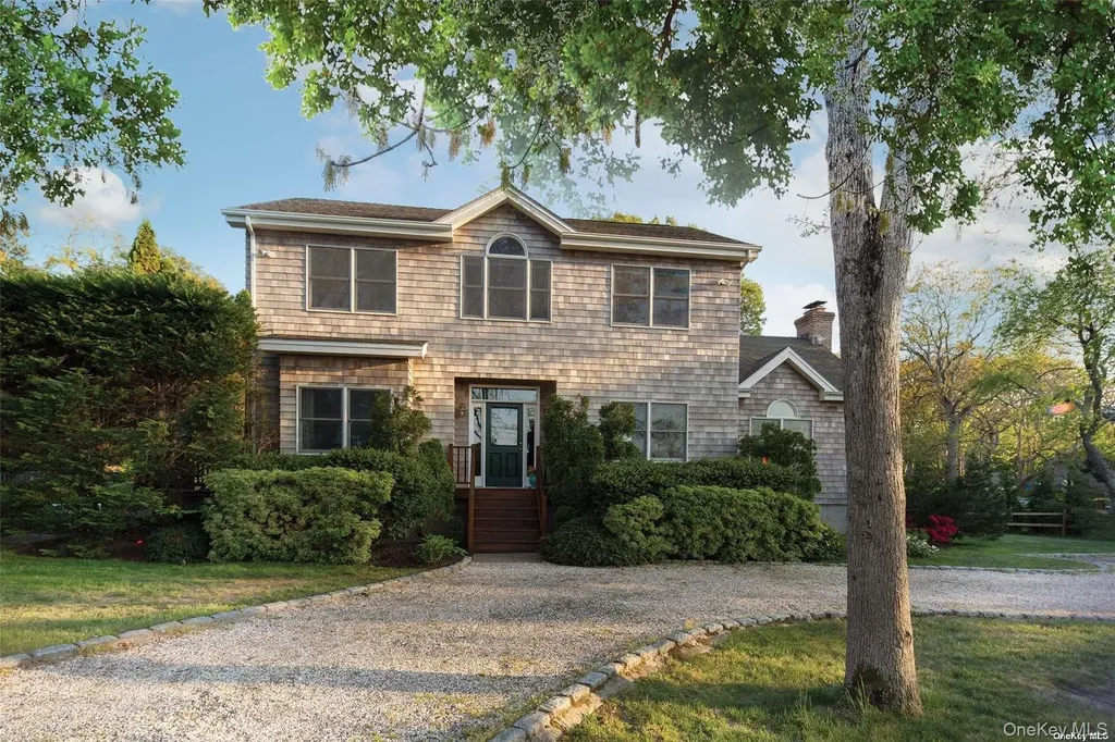 48 Oakhurst Road Hampton Bays NY 11946