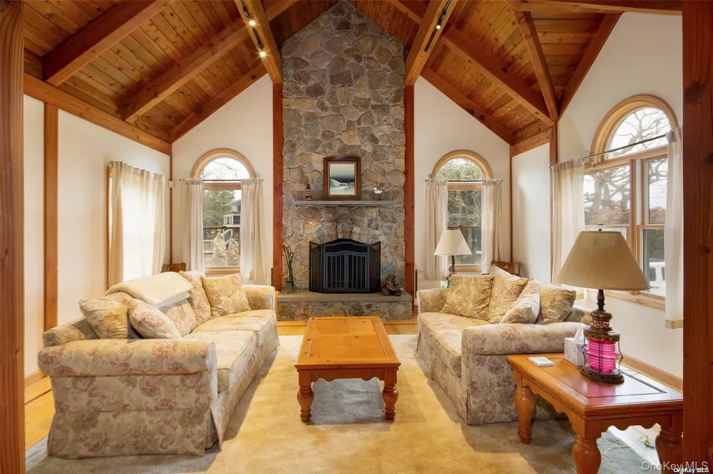 48 Oakhurst Road Hampton Bays NY 11946