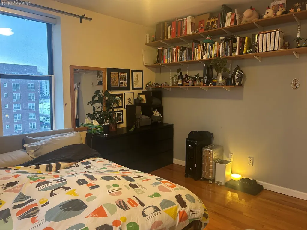 25 W Broadway Long Beach NY 11561
