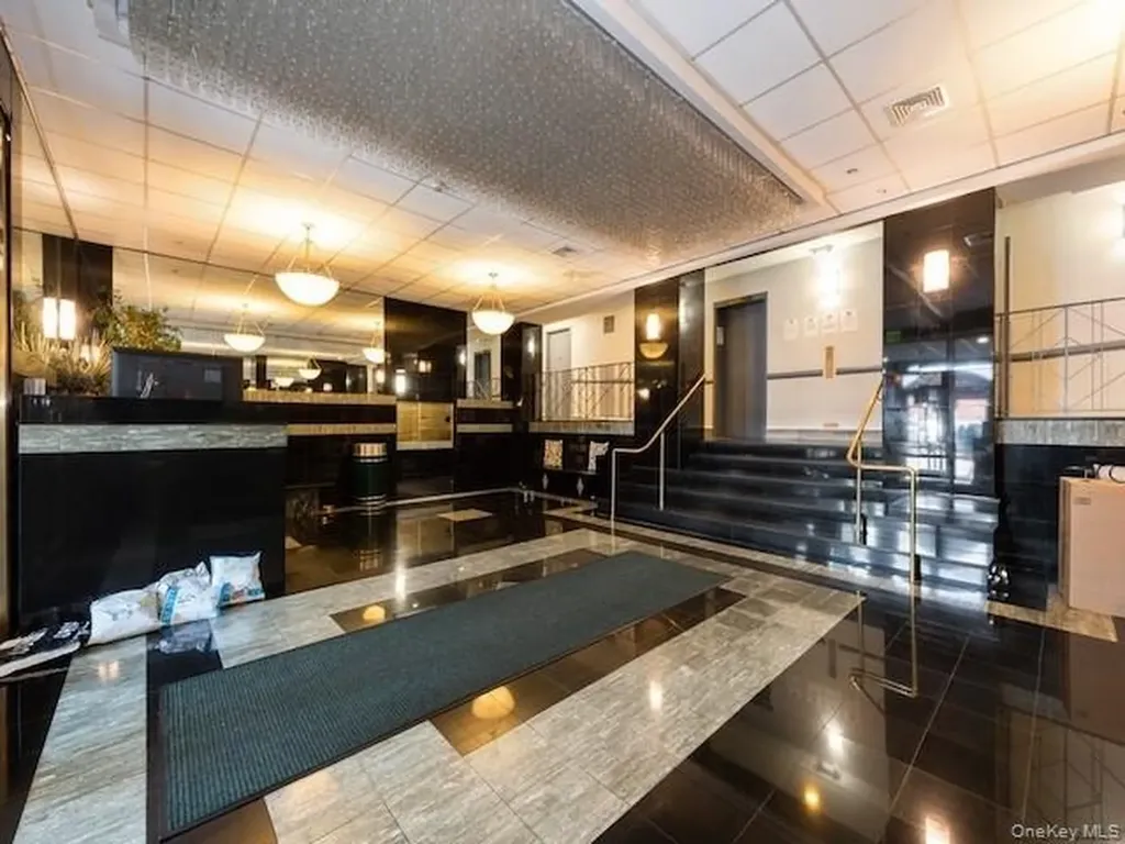 25 W Broadway Long Beach NY 11561