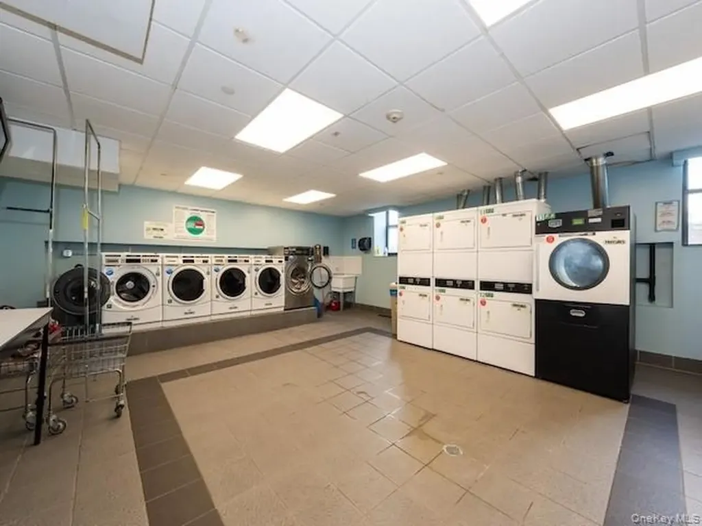 25 W Broadway Long Beach NY 11561