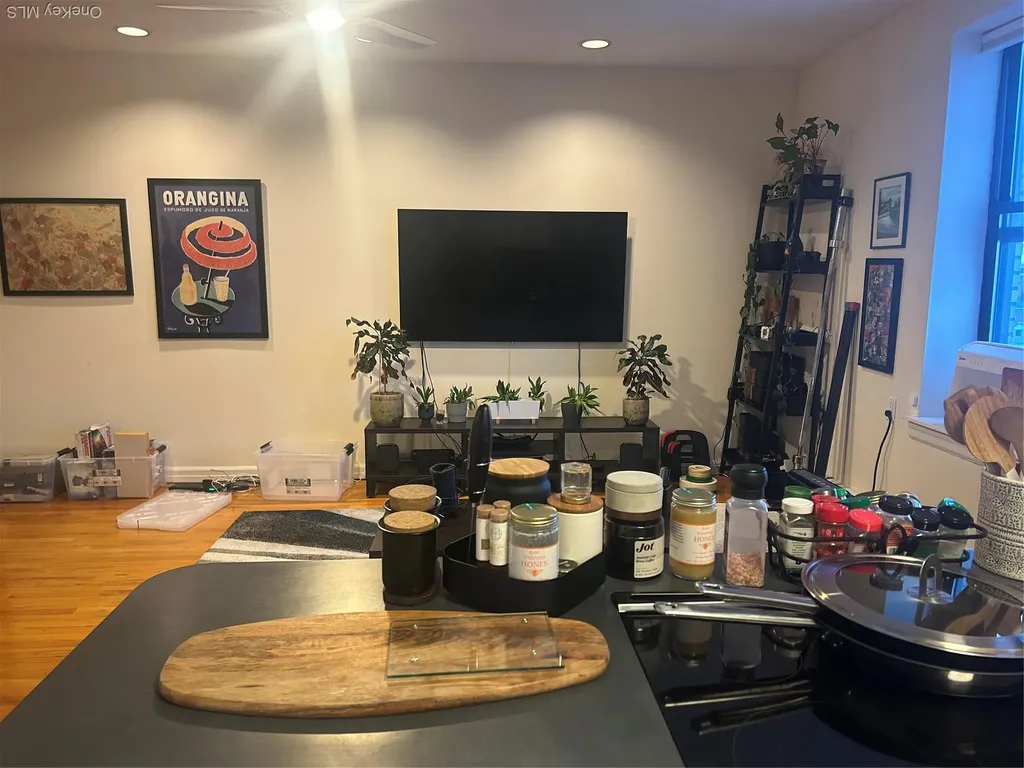 25 W Broadway Long Beach NY 11561