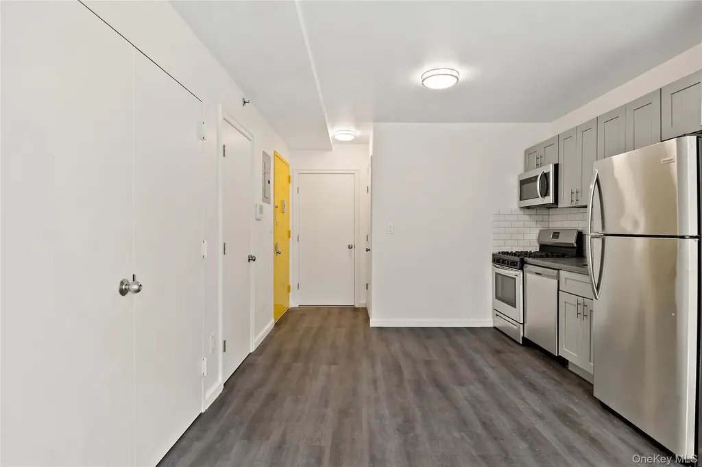 1047 Morris Avenue Bronx NY 10456