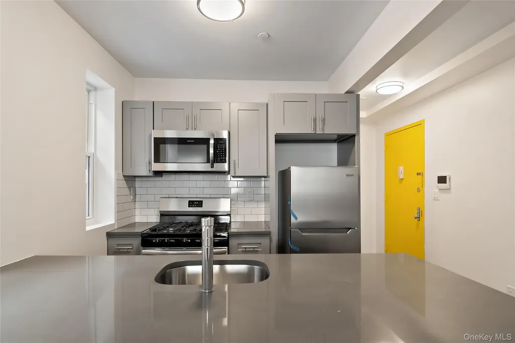 1047 Morris Avenue Bronx NY 10456