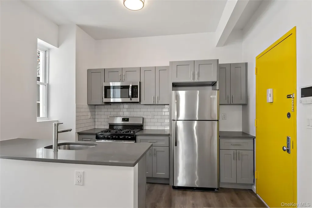 1047 Morris Avenue Bronx NY 10456