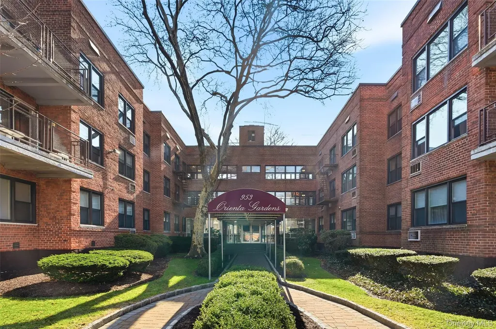 953 W Boston Post Road Mamaroneck NY 10543