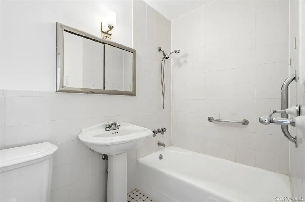 953 W Boston Post Road Mamaroneck NY 10543