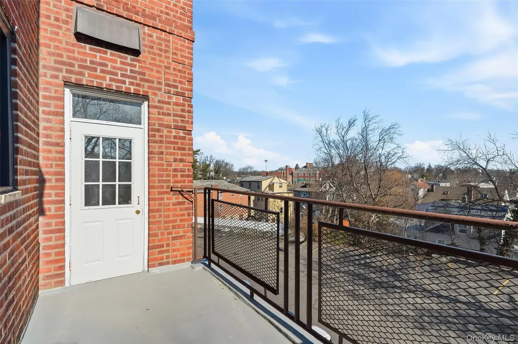 953 W Boston Post Road Mamaroneck NY 10543