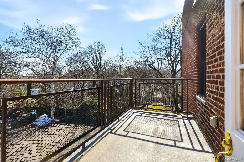 953 W Boston Post Road Mamaroneck NY 10543