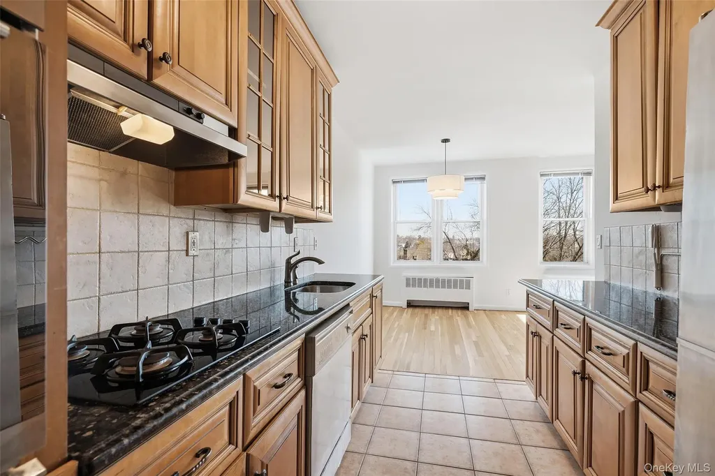 953 W Boston Post Road Mamaroneck NY 10543