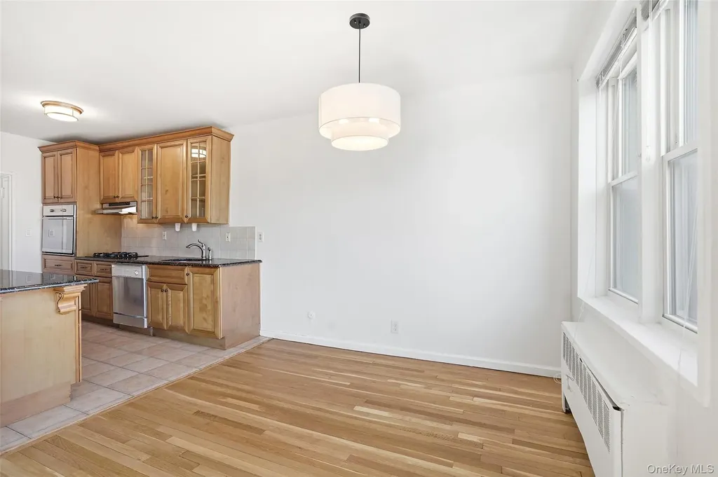 953 W Boston Post Road Mamaroneck NY 10543