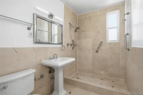 953 W Boston Post Road Mamaroneck NY 10543