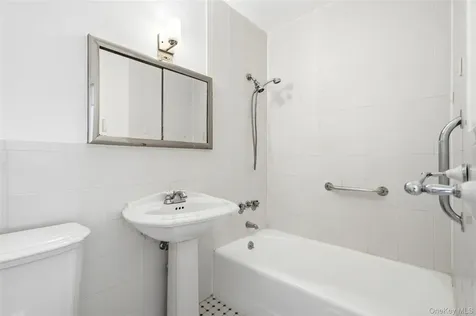 953 W Boston Post Road Mamaroneck NY 10543