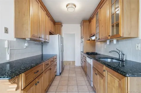 953 W Boston Post Road Mamaroneck NY 10543
