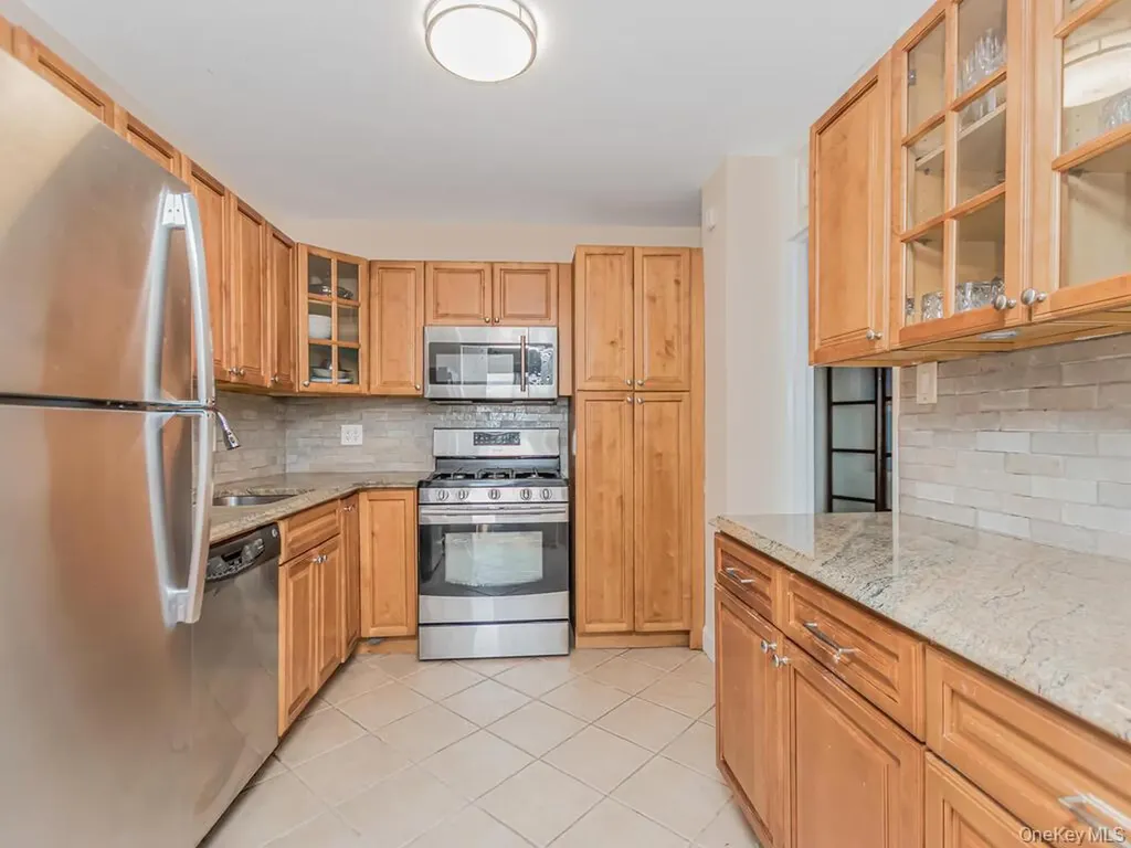 3935 Blackstone Avenue Bronx NY 10471