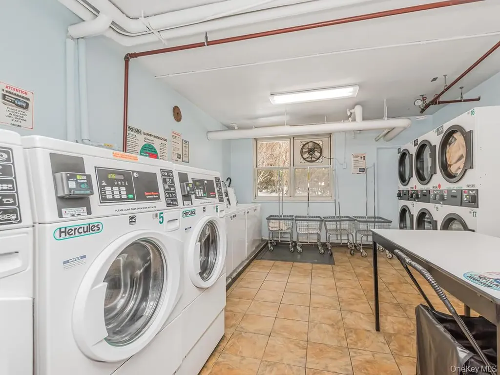 3935 Blackstone Avenue Bronx NY 10471