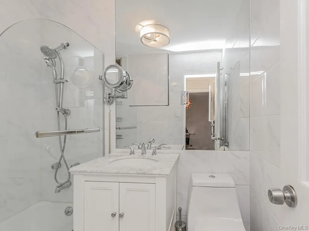 3935 Blackstone Avenue Bronx NY 10471