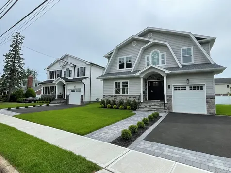 473 Andrews Road Mineola NY 11501