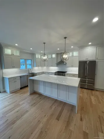 473 Andrews Road Mineola NY 11501