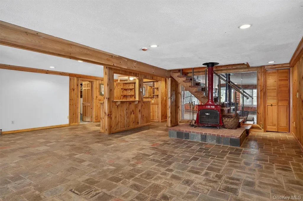 27 Manchester Road Rock Hill NY 12775