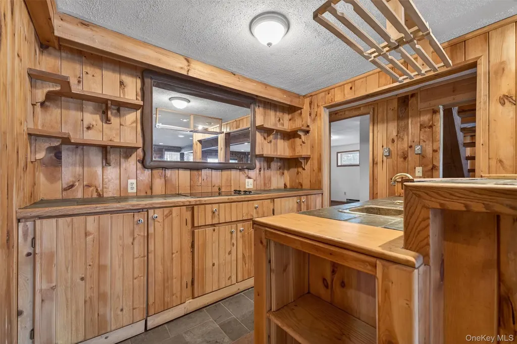 27 Manchester Road Rock Hill NY 12775