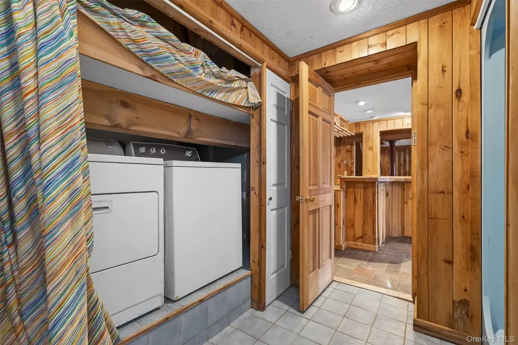 27 Manchester Road Rock Hill NY 12775