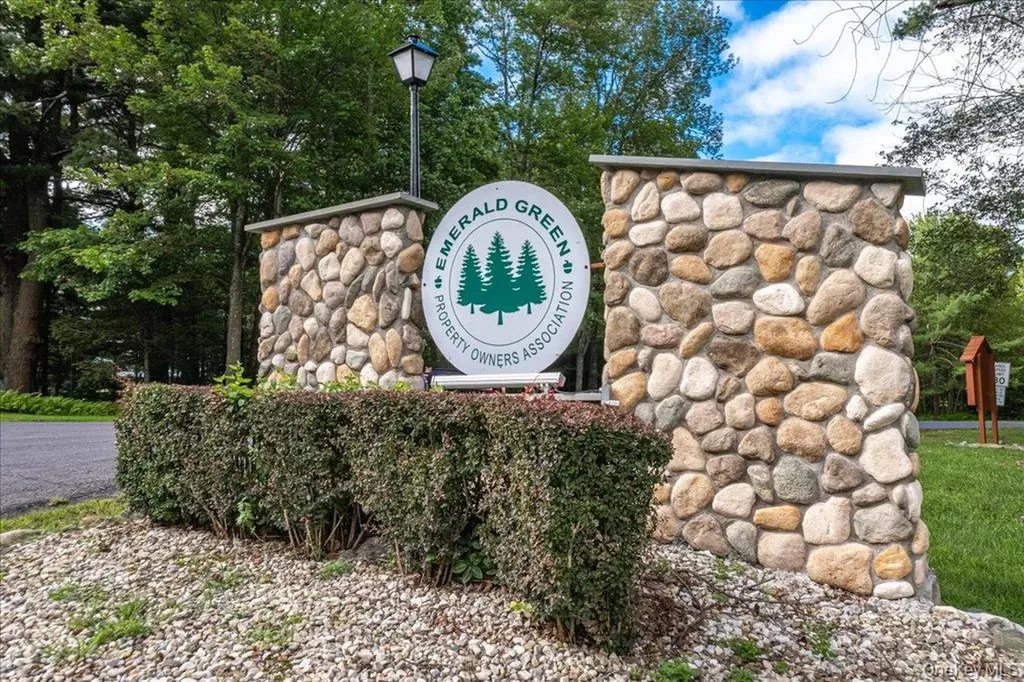27 Manchester Road Rock Hill NY 12775