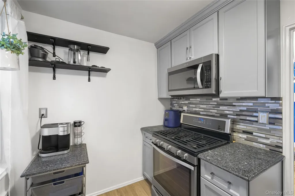 98 Dehaven Drive Yonkers NY 10703