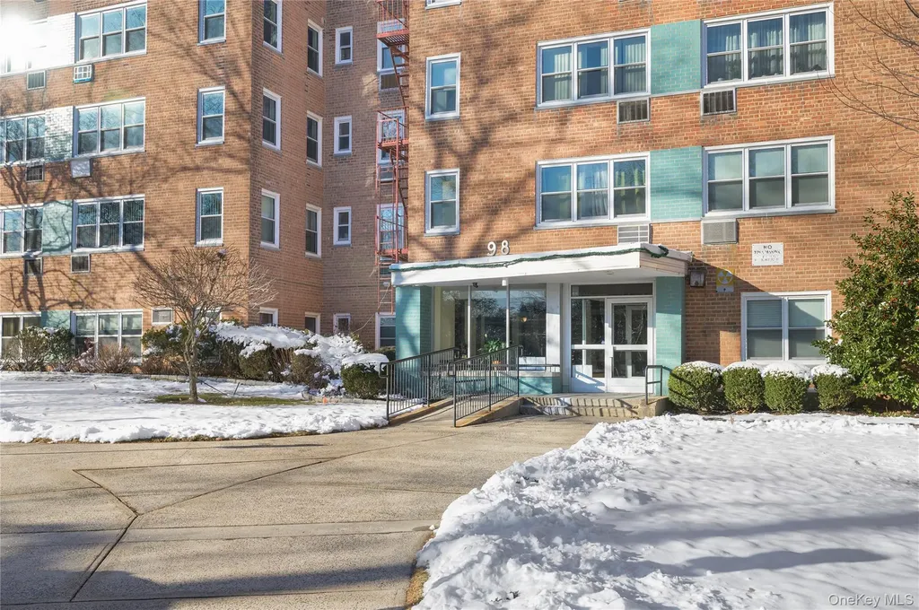 98 Dehaven Drive Yonkers NY 10703