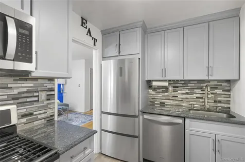 98 Dehaven Drive Yonkers NY 10703