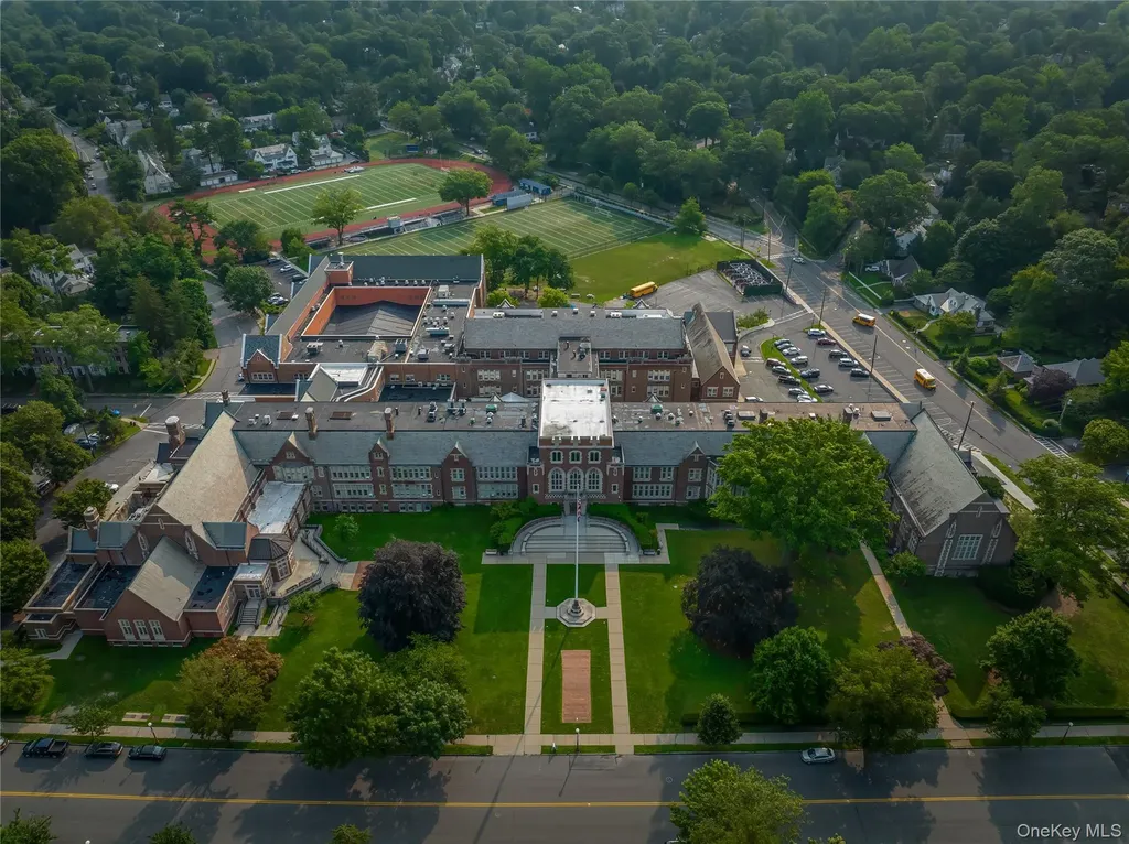 41 Garden Avenue Bronxville NY 10708