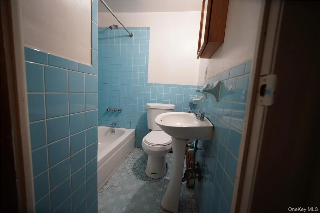 1147 Grenada Place Bronx NY 10466